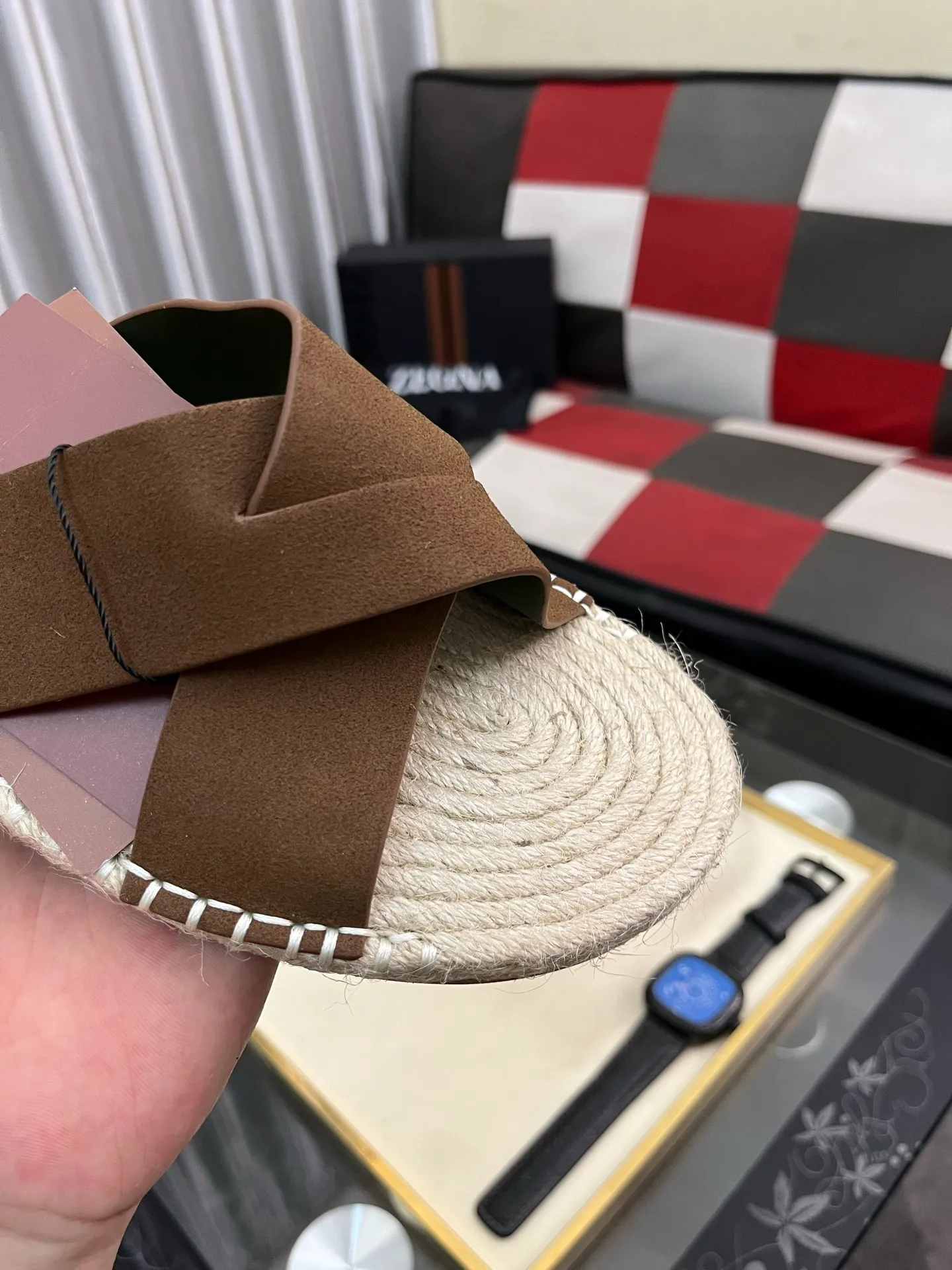 Men's shoes 💰320⌚️⌚️《HERMES》Hermès 💁♂️Men's casual slippers, compare the quality at the counter🧚🏿♂️ The upper layer has a stone pattern with clear texture, showing high-end, high-end, comfortable to wear and versatile. Purely hand-pulled, raw rubber breathable outsole, breathable and comfortable lambskin lining, 100% comfortable density, original rubber outsole wear-resistant code number 38-44. Can be customized 45-46-47